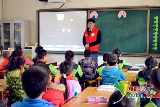 “梦想启航”青少年篮球志愿者在全国多地开展公益巡讲，弘扬志愿精神的简单介绍