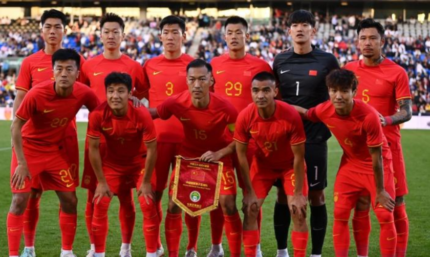 包含乐鱼体育:国足与强敌热身赛前瞻，期待精彩对决的词条